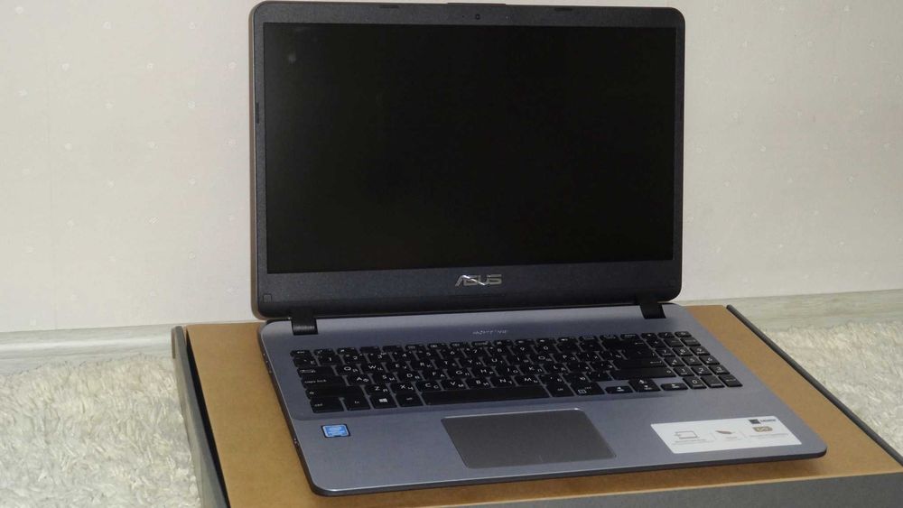 Asus Celeron N4000 • 4 ГБ RAM • SSD 256 ГБ • Лёгкий ноутбук для учёбы