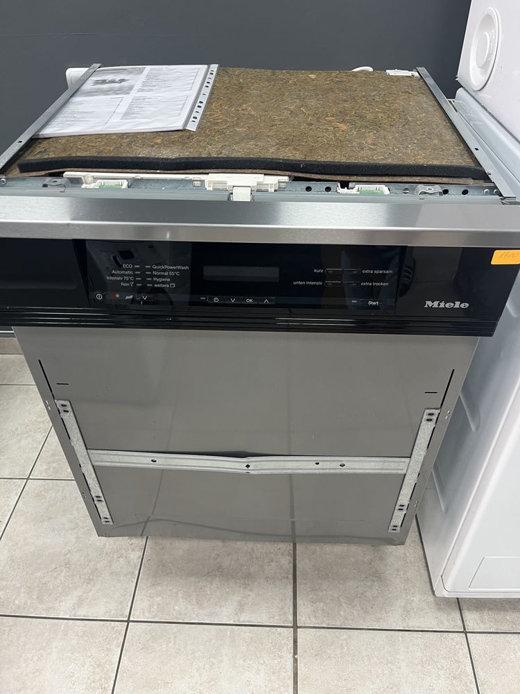 MIELE G6825 XXL sci миялна за полувграждане AutoOpen/24 м гаранция