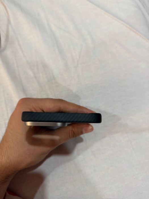 Pitaka chexol iPhone 16 pro max uchun