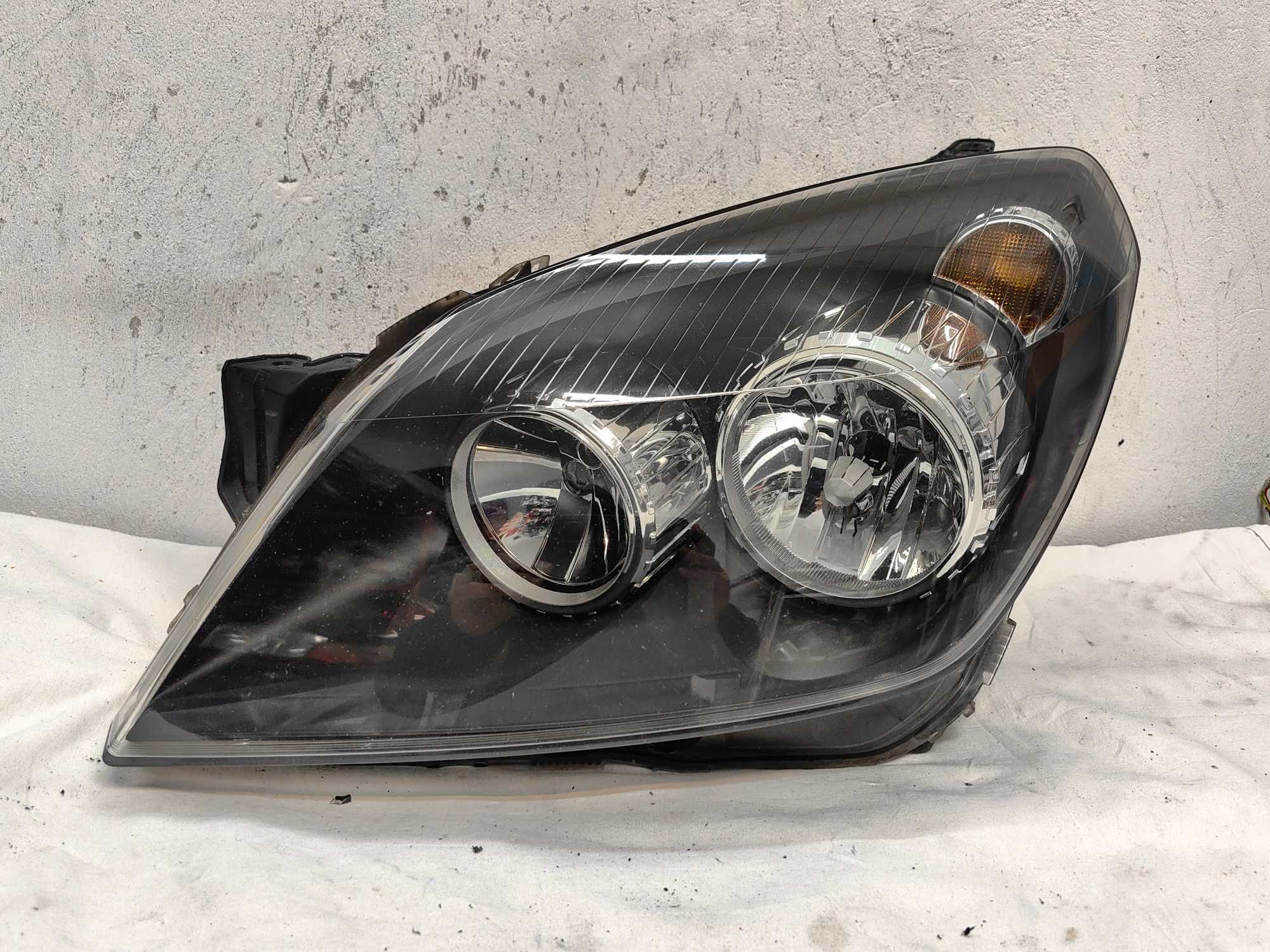Оригинален фар Опел Астра  Opel Astra H