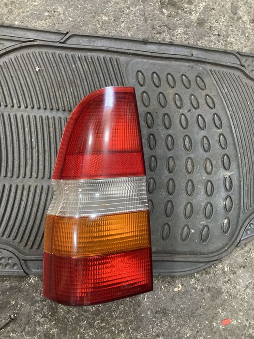 Ford escort 1999 година комби десен стоп