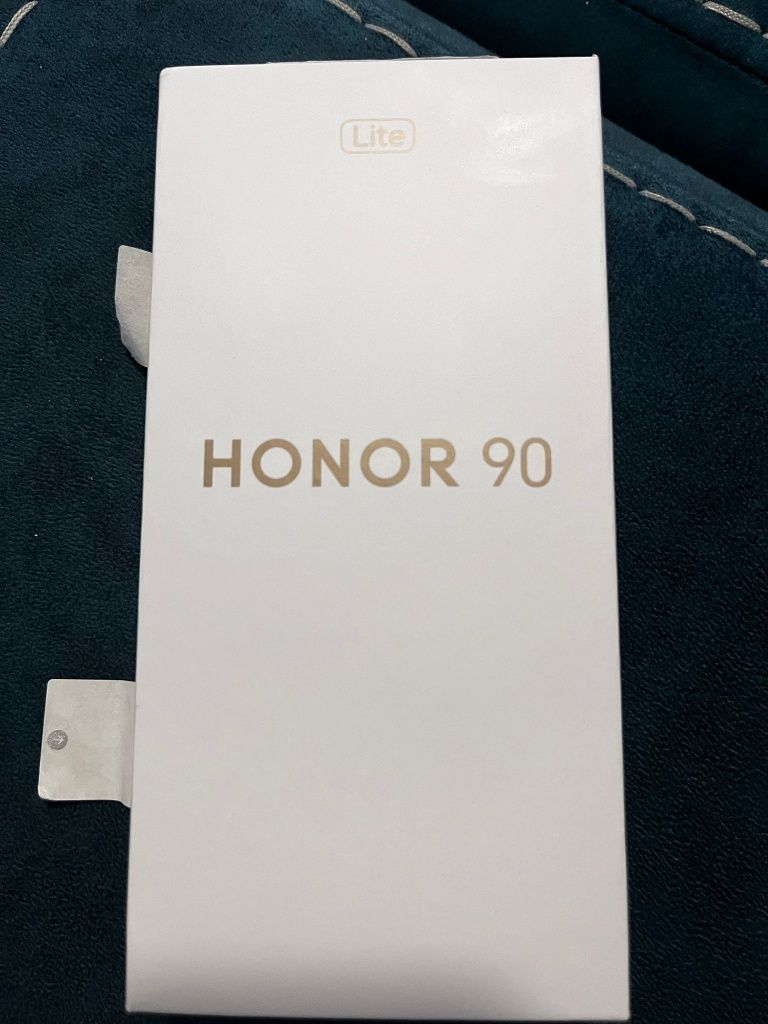 Vând Honor 90 nou!