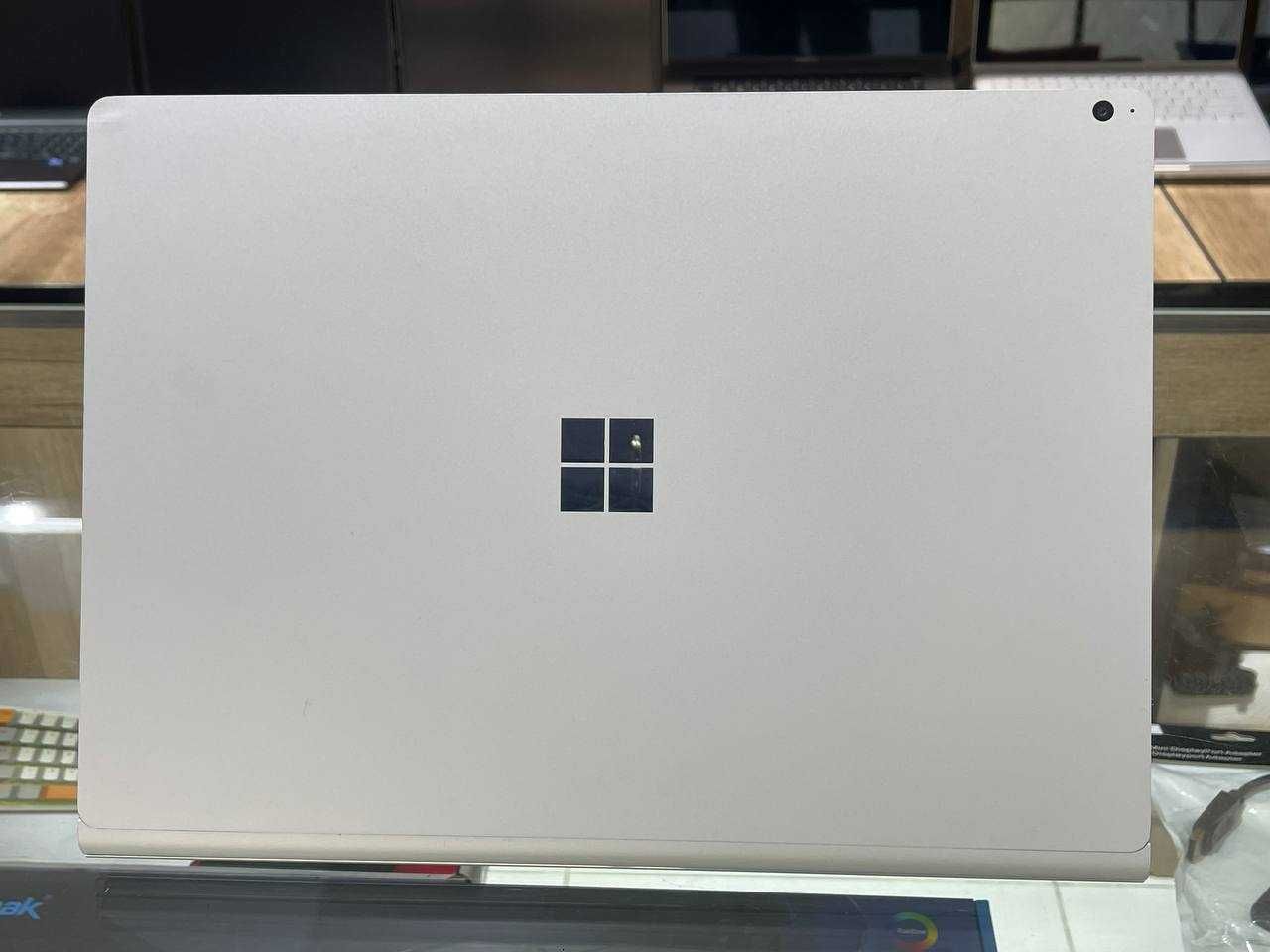 Microsoft Surface book 3 CORE i7-1065G7 GTX 1660Ti 6gb ram 32 ssd 2T