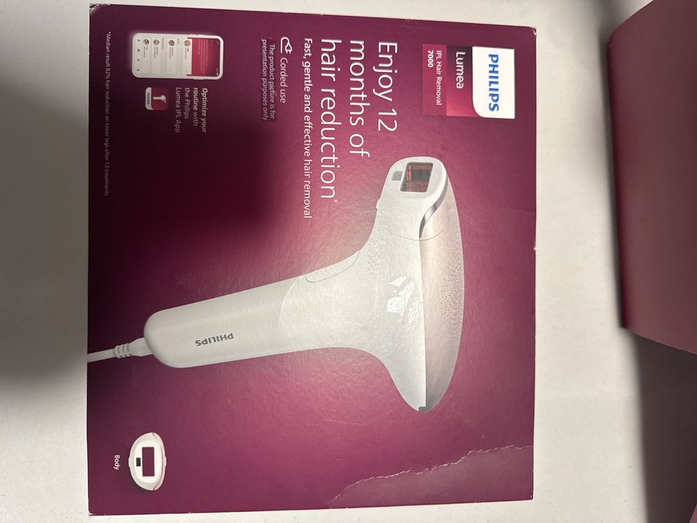 Фотоепилатор Philips Lumea 7000