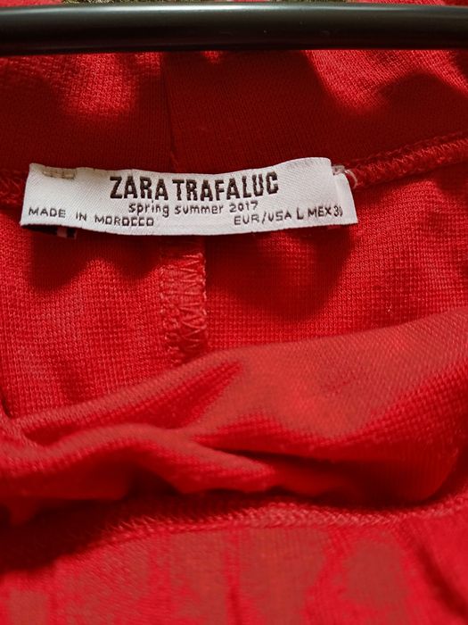 Vand rochie Zara, potrivită  pe tru Crăciun