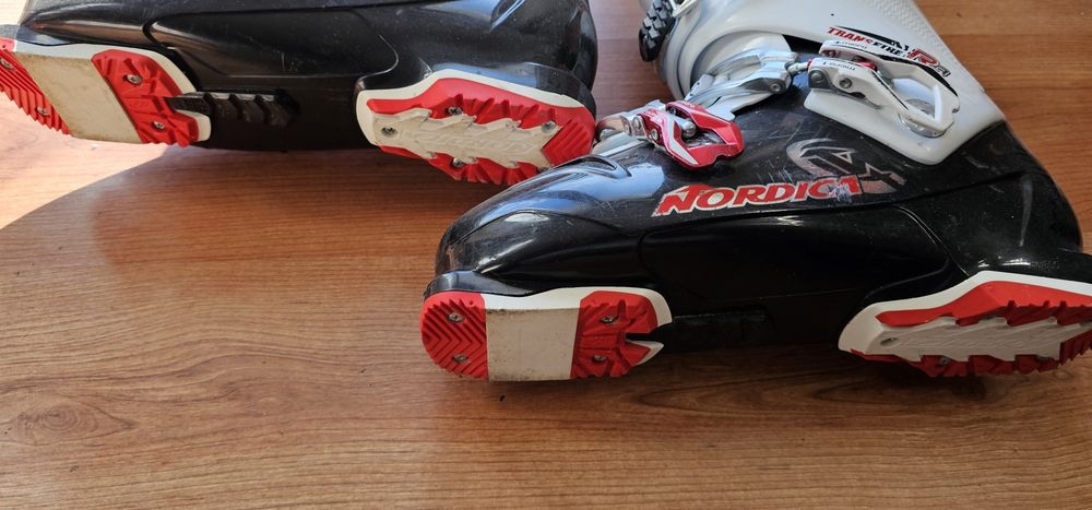 Ски обувки Salomon затоплящи и Nordica Transfire R3
