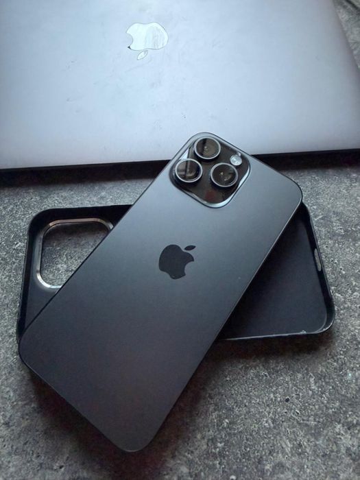 Iphone 15 pro max 256 в идеальном состоянии