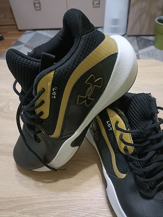 Adidași mărimea 41.