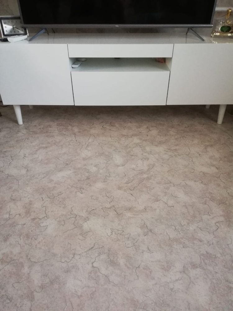 Продам тумбочку белую