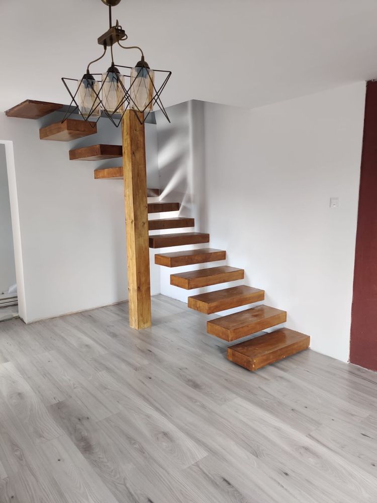 Trepte lemn  interior/ exterior ( stejar, fag, brad)