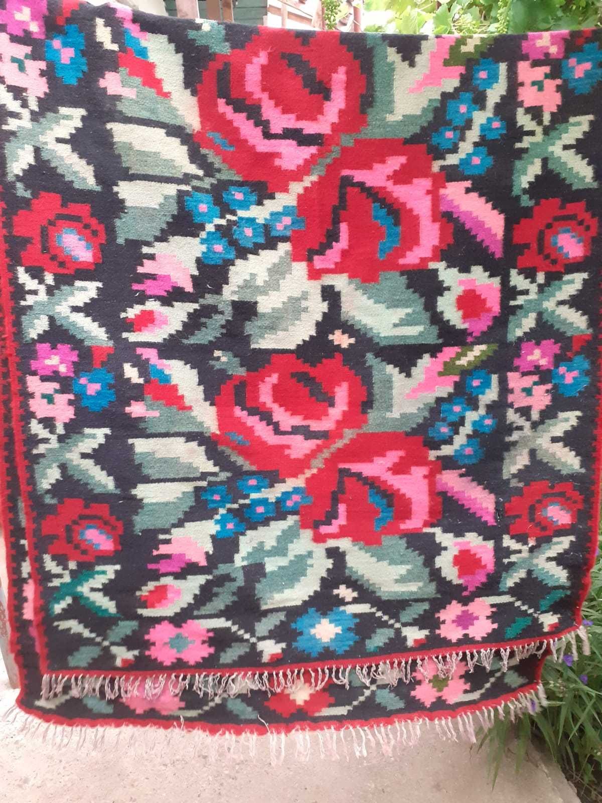 Covor traditional floral