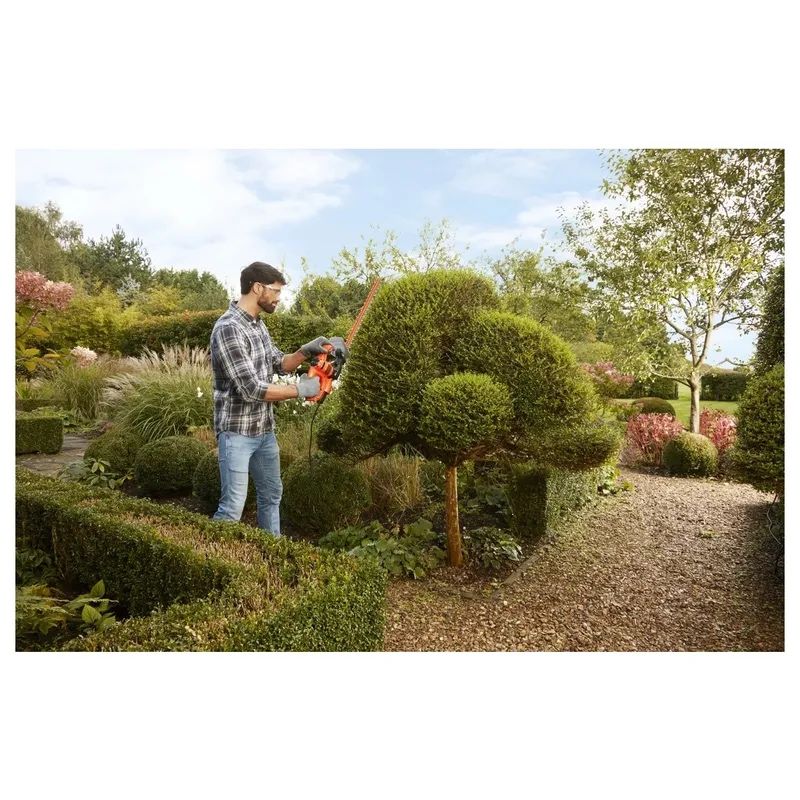 Электрический кусторез Black & Decker BEHTS301-QS