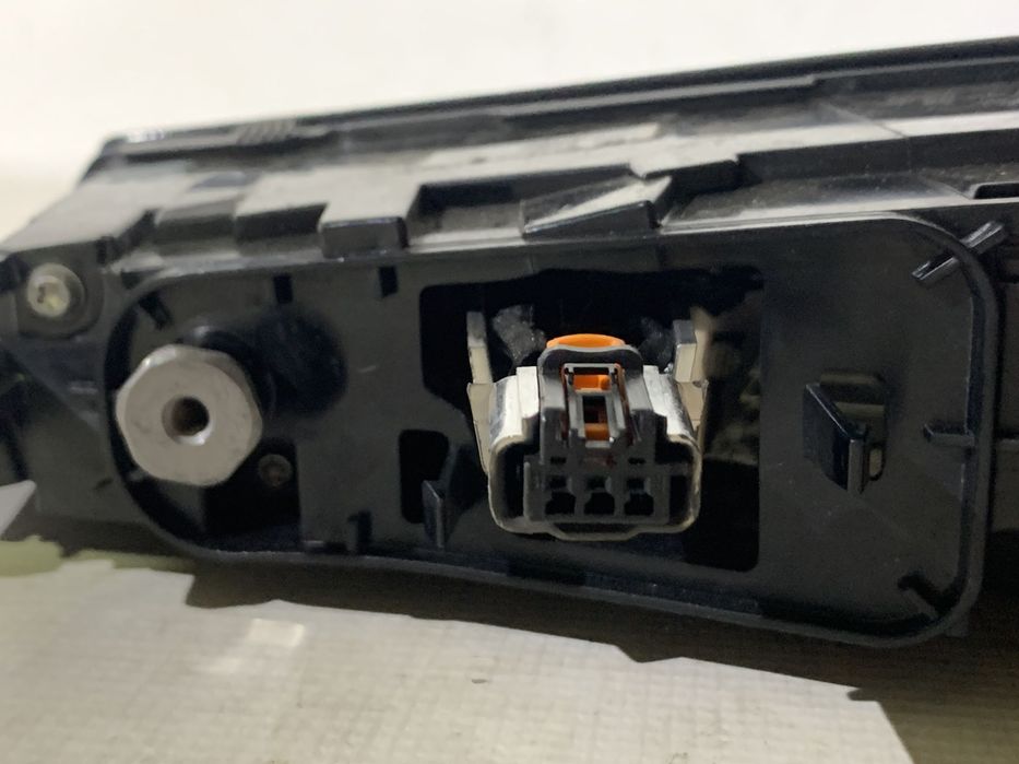 Stop stanga spate pe hayon, Peugeot 308, 2021, 2022, 2023, 2024, cod origine OE 9835300680.