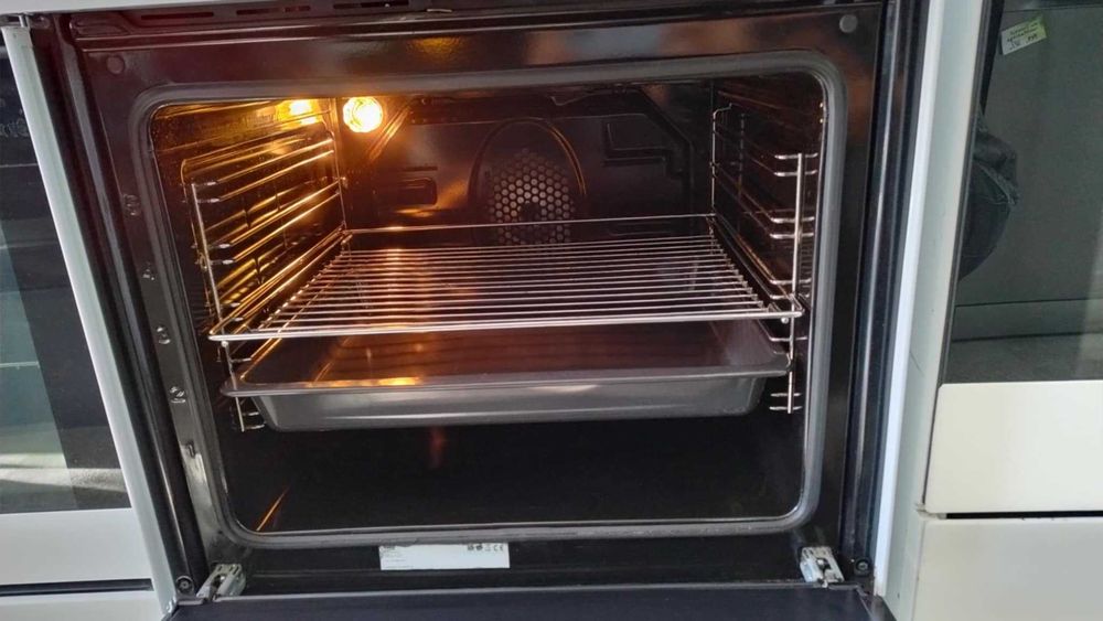 Готварска печка-фурна с керамичен плот BEKO-БЕКО 72 литра 2200 W