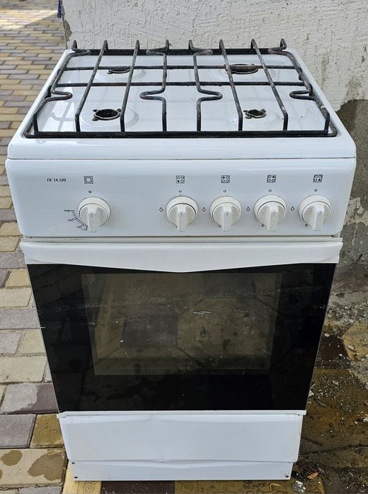 Продаётся газовка и холодильник