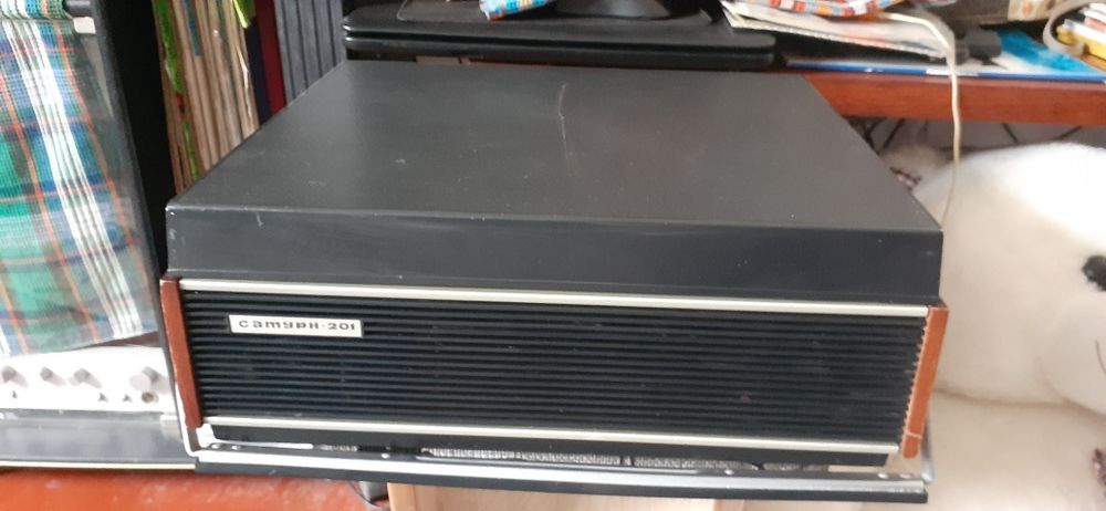 Магнитофон сатурн