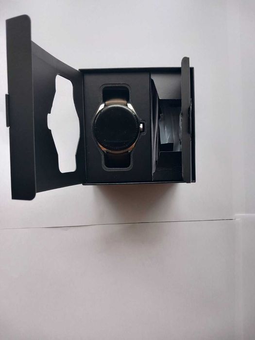 Huawei Watch Buds — Смарт часовник с вградени безжични слушалки