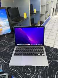 Идеальный MacBook AIR M1 8ГБ/256ГБ цикл 8, емкость 100%