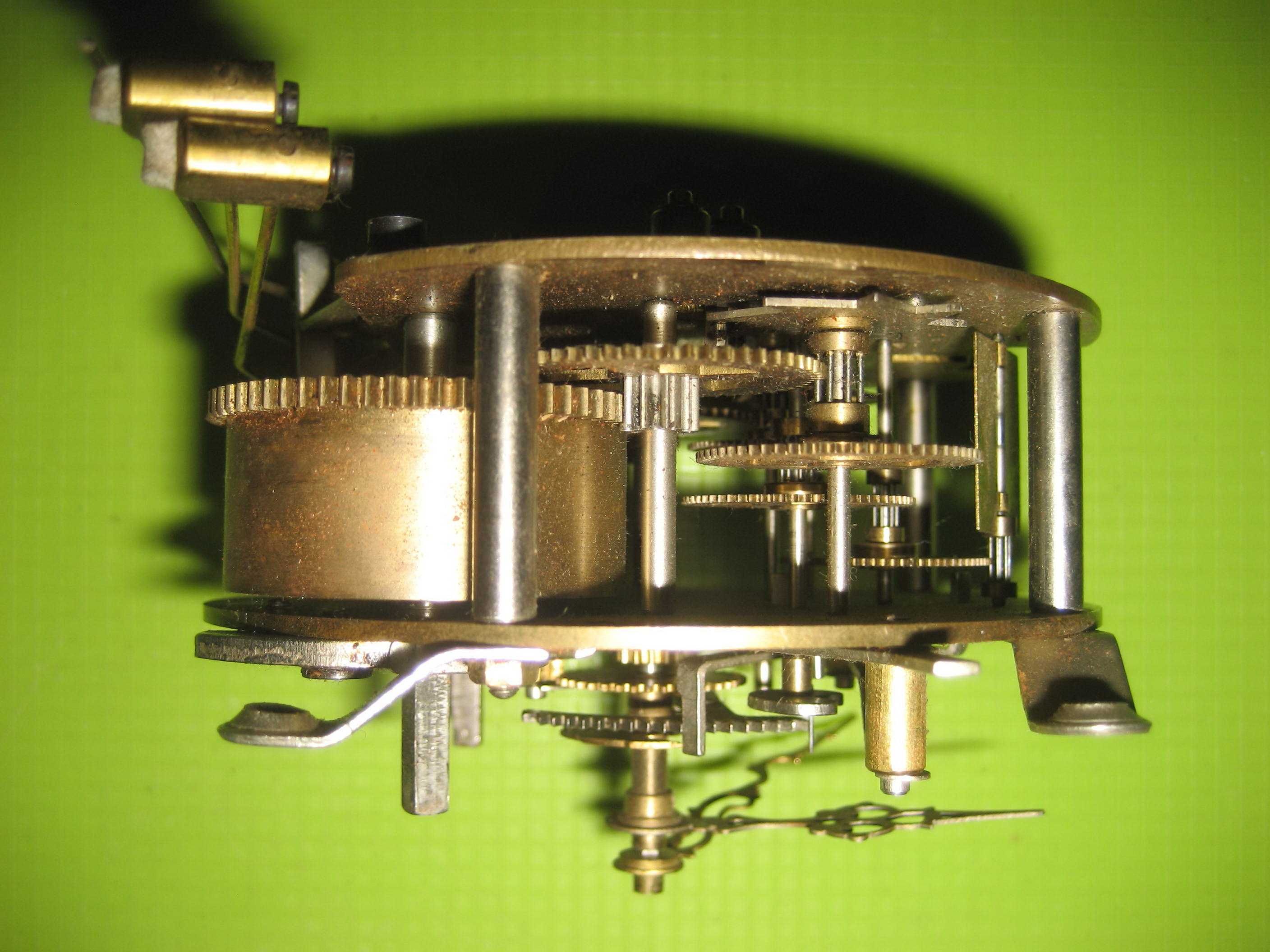 A09-Mecanism rotund pendul vechi Groblinger anii cca 1900.