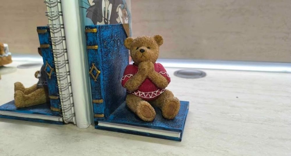 Подпори за книги