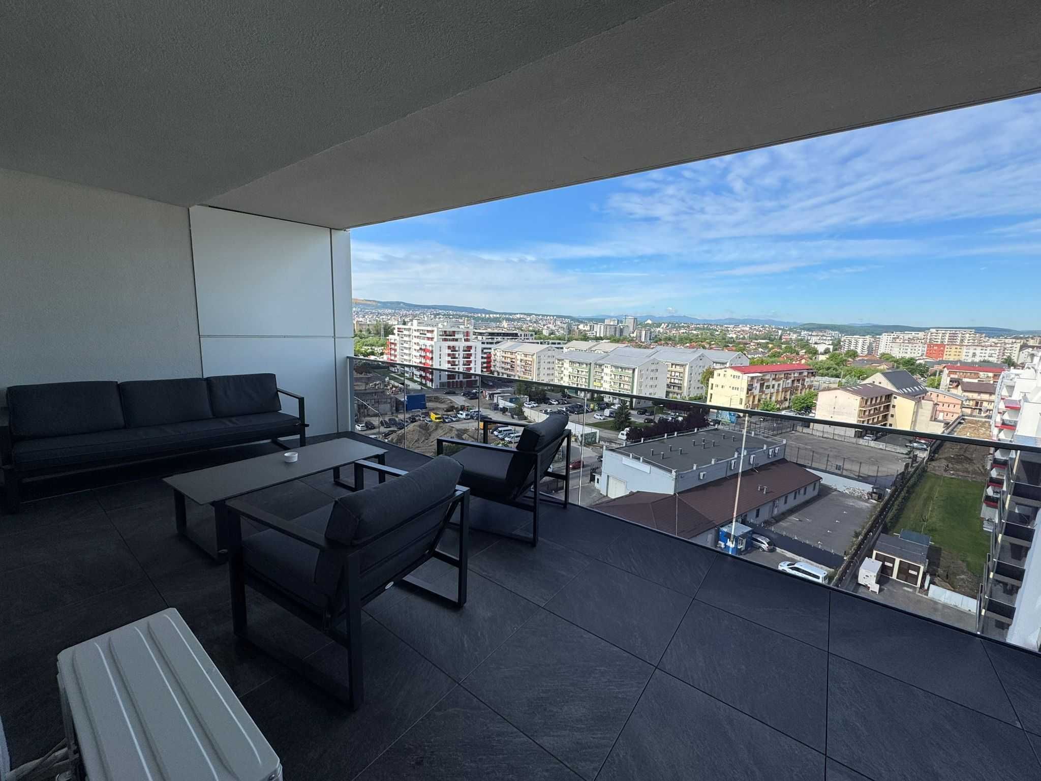 Vand apartament cu 3 camere, 2 bai si terasa de 25mp in Elite City