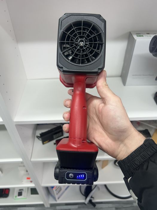 Suflantă industrială F019, 18V Li-Ion – puternică, portabilă, nouă