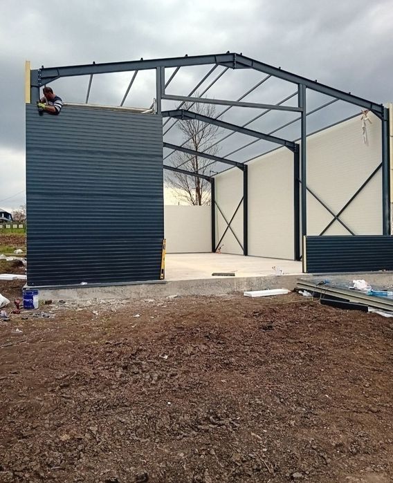 Vindem hale metalicie  8 deschidere 20 lungime 4 la strasna