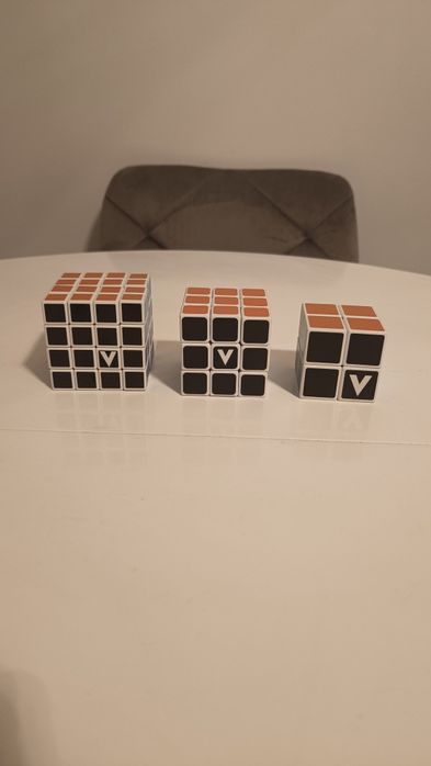 Set cuburi Rubik V-Cube