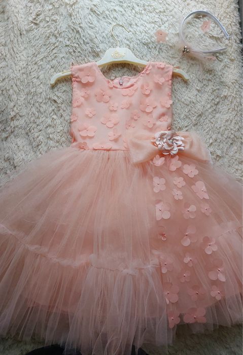 Продам новые детские платья