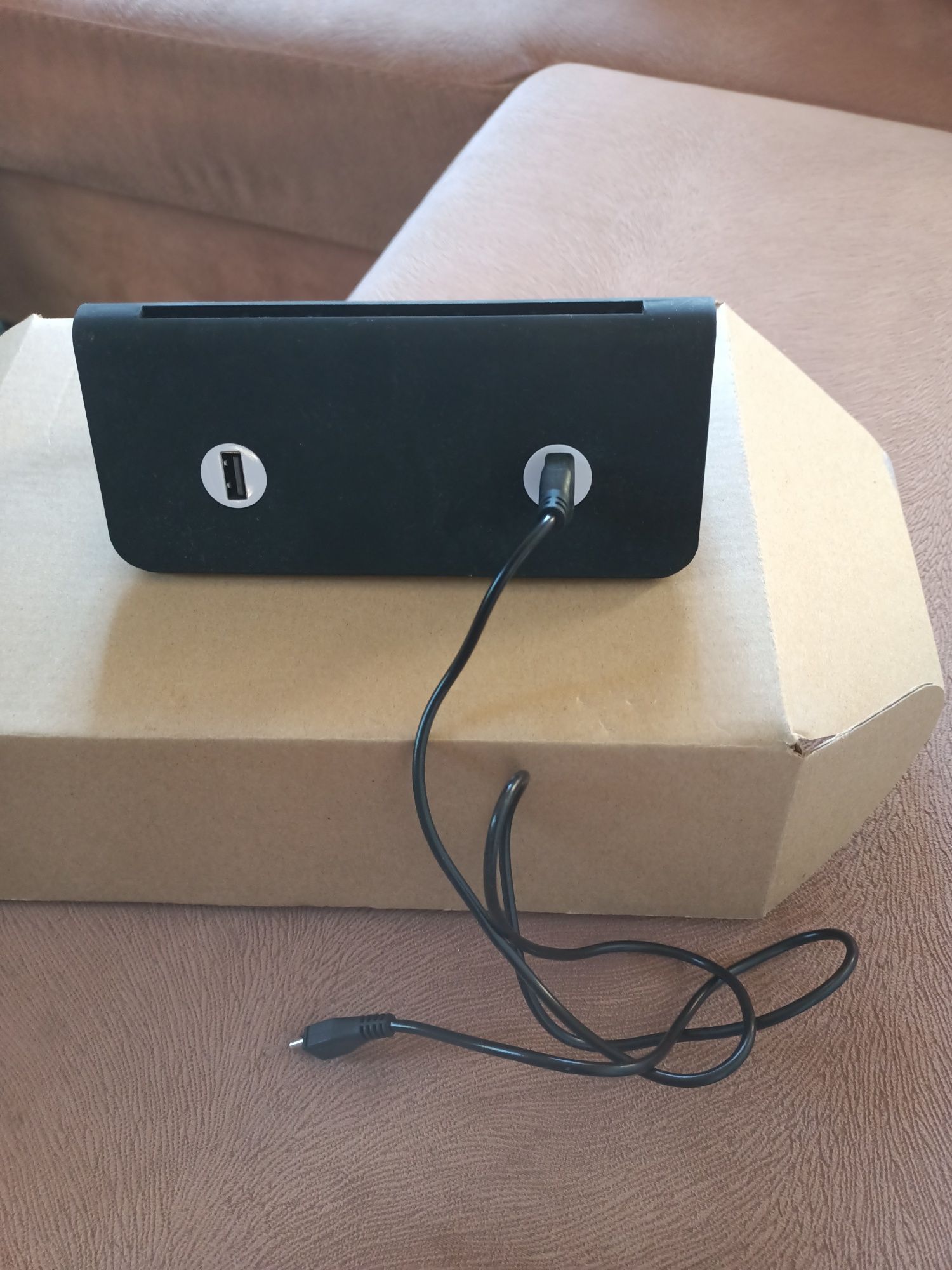Настольное зарядное устройство . Powerbank.