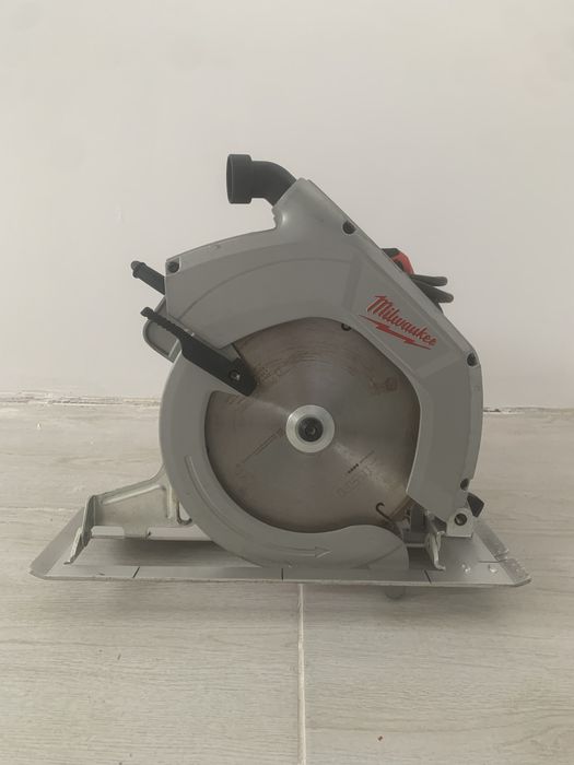 Milwaukee CS 85 SB circular de mana