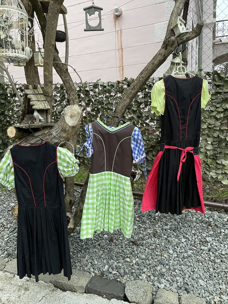 Dirndl, sarafan port tirolez Tirol