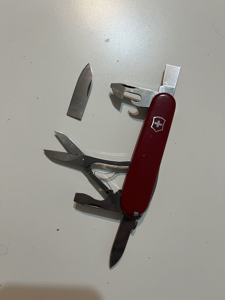 Briceag victorinox lama rupta