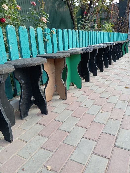 Табуретки, качествосы өте жақсы. Оңайлықпен сынбайды.