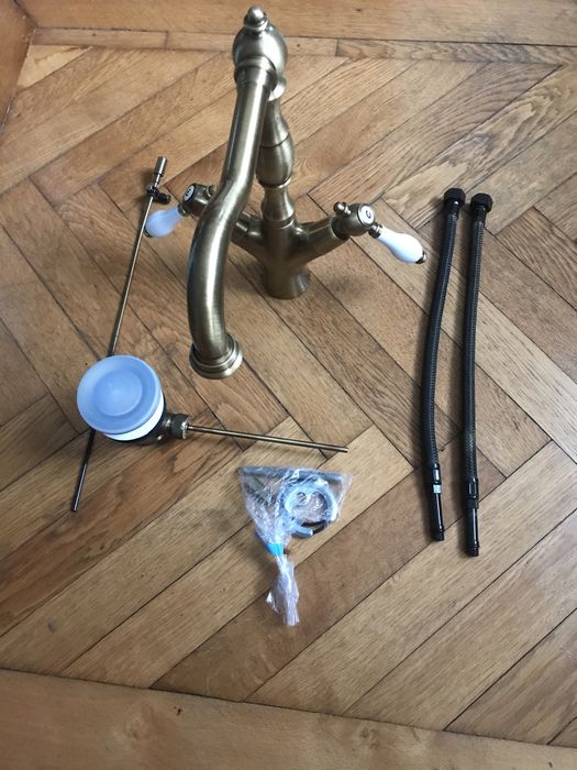 Baterie baie sau bucătărie - nouă, nefolosită cu toate accesoriile