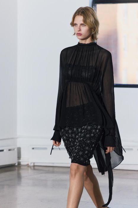 Zara асиметрична риза