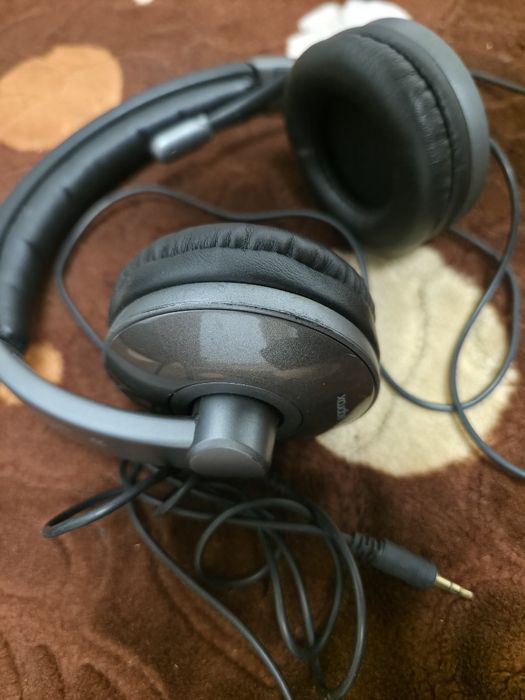 Vand căști  solix si normale.