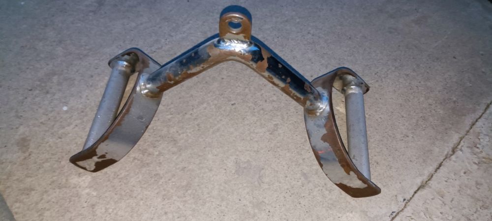 Рукоятка блочной тяги для тренажера