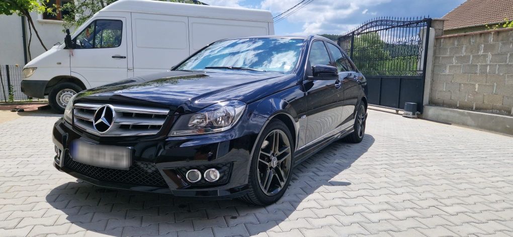 Mercedes-Benz c220