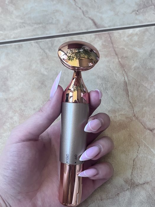 Вибриращ масажор за лице