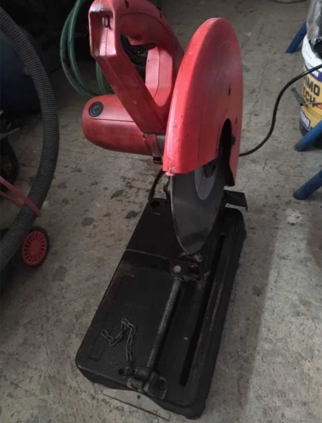 Отрезна машина Maktec MT240 с диск Makitta