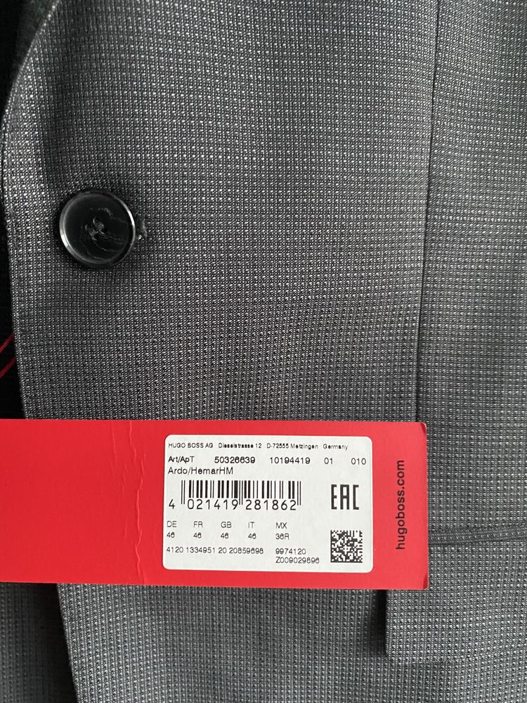 Costum barbatesc Hugo Boss Slim fit nou, mar 46, lana virgina, de vara