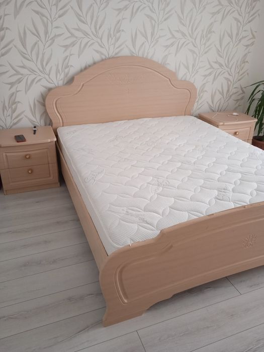 Продам спальный гарнитур