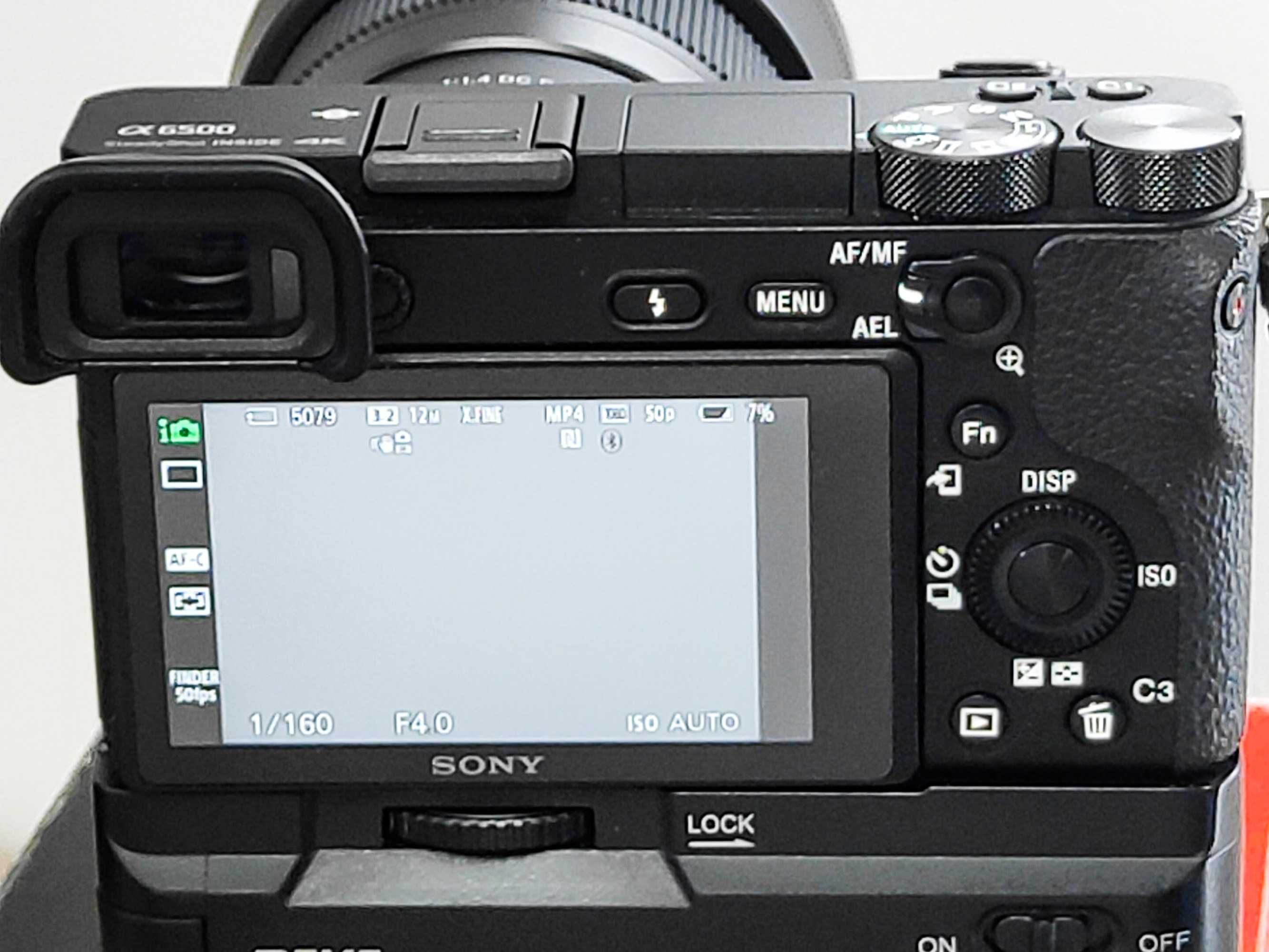Sony A6500 + Grip Meike