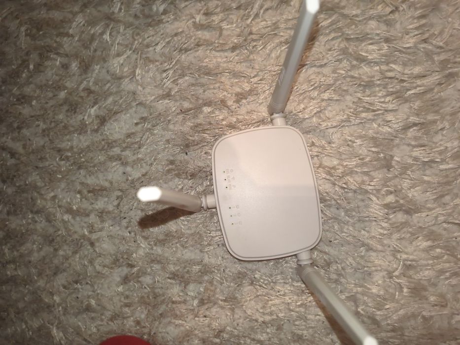 Продавам рутер с 3 антени Тенда