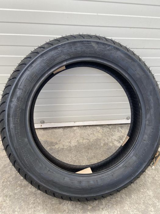 Гуми за мотор  нови