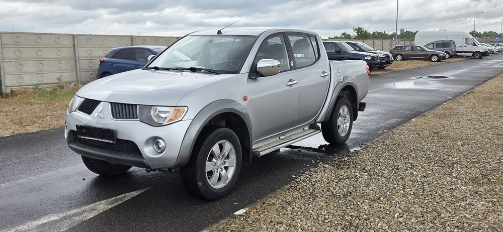 Mitsubishi L 200 climatronic 4x4 Cutie de viteza automată