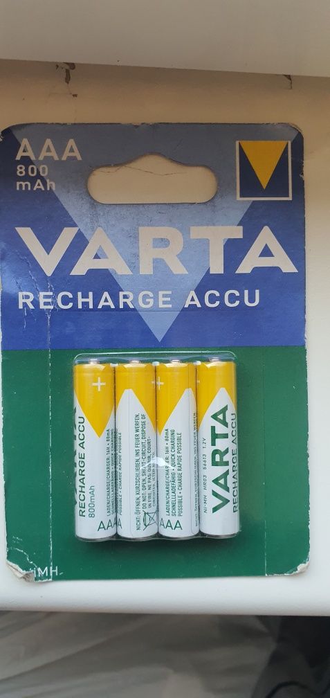 Acumulatori Energizer AAA 700mA si Varta AAA 800 mA