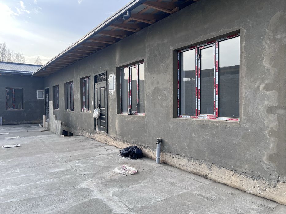 Nazarbek Mevazor 4 xona kadastor bor