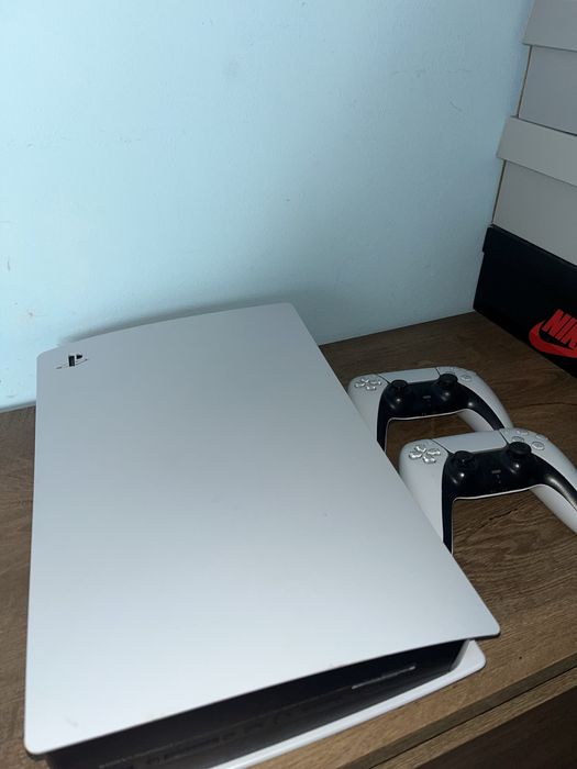 Ps5 + 2 controllere